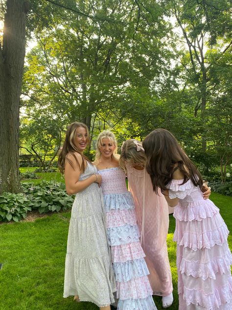 Cute Garden Party Outfits, Garden Party Outfit Inspiration, Spring Dresses Friends, Floral Theme Birthday Party Outfit, Women’s Tea Party Outfit, Whimsical Garden Party Outfit, Brunch Dress Aesthetic, Pastel Outfits Dress, Summer Brunch Dress