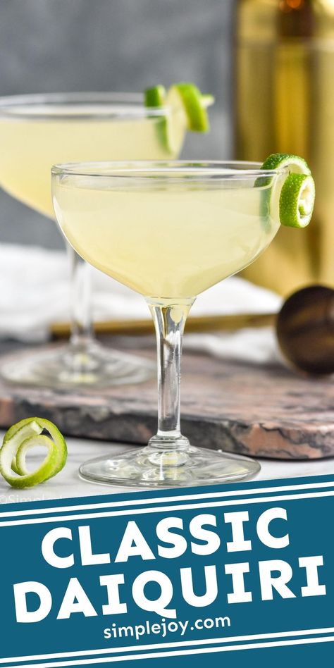 This simple Daiquiri recipe is one of my very favorite cocktails. It is three super simple ingredients, but it is spectacular. Daquiri Recipe Traditional, Lime Daiquiri, Frozen Daiquiri, Daiquiri Recipe, Simple Syrup Recipes, Classic Cocktail Recipes, Light Rum, Rum Cocktail, Winter Drinks