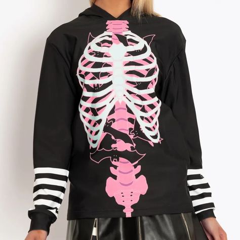 Blackmilk “Batcage Hoodie Sweater” Size Large Brand New In Bag With Tags, Nwt Sold Out Limited Edition From Blackmilk Clothing. Adorably Creepy And Cozy Black And Pink Hoodie With Fun Designs Of A Ribcage, Spine, And Bats. The Back Of The Hood Is Covered In Bat Outlines. Manufacturer’s Details: Despite All My Rage I Am Still Just A Bat In Aribcage. The Hoodie Sweater Is Perfect For Days You Just Want To Be Comfortable And Look Good (We Assume That’s Most Days). Made From Our Lightly Fleece-Lined Pink And Black Hoodie, Dark Lotila Fashion, Ribcage Hoodie, Creepy Cute Clothes, Creepy Fashion, Creepy Cute Outfits, Creepy Clothes, Egirl Style, Punk Style Outfits