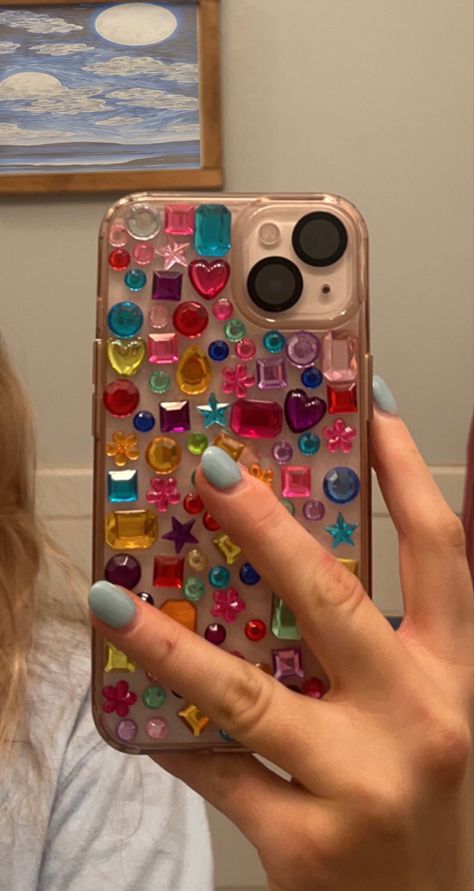 Maximalist Phone Case, 2000s Phone Case, Gemstone Projects, Phonecase Ideas Aesthetic, Clear Case Ideas, Gem Phone Case, Decorate Phone Case, Gemstone Phone Case, Rhinestone Phone Case