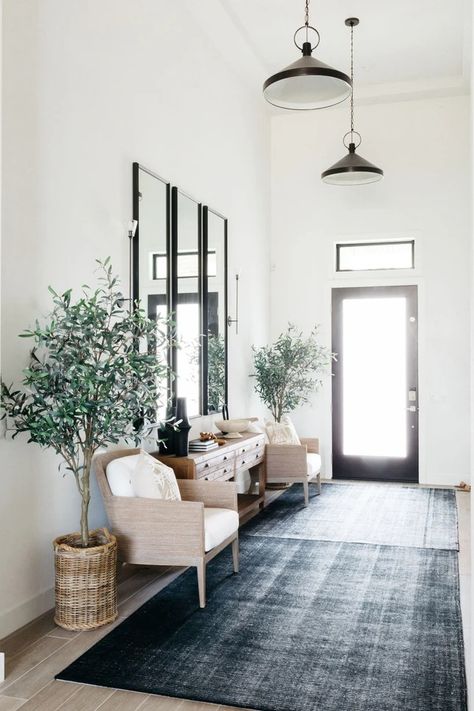 Long Foyer Ideas Entryway, Long Entry Hallway Ideas, Large Foyer Ideas, Large Entryway Ideas, Coffee Table Modern Farmhouse, Large Entryway Decor, Long Foyer, Entrance Lobby Design, Open Entryway