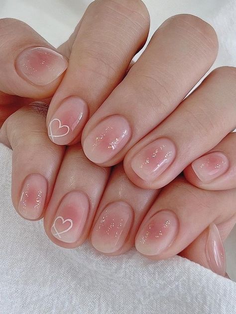 Korean blush nails with a heart accent Simple Jelly Nail Designs, Peach Gel Nails, Summer Inspired Nails, Nail Art Peach, Peach Nail Ideas, Peach Nail Art, Minimal Nails Art, Heart Nail Designs, Pastel Nail