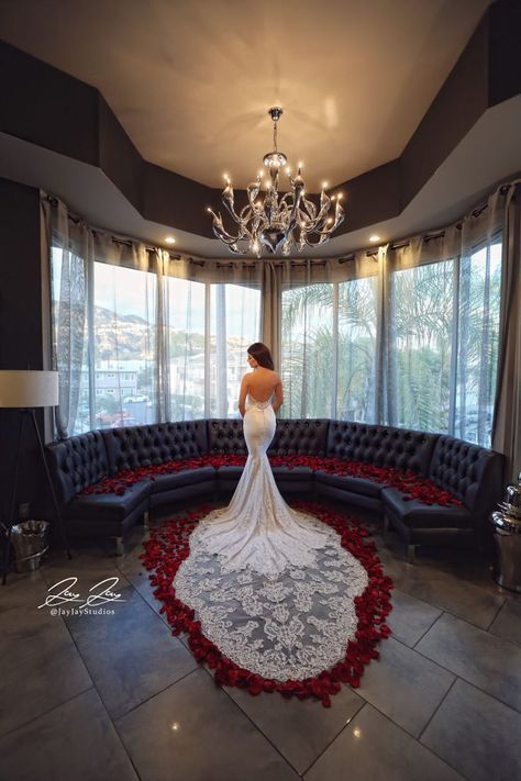 Styled Shoot: Roses Are Red... | Enzoani Mckinley Wedding Dress Red Wedding Dress Mermaid, Red Wedding Gowns, Wedding Guest Outfit Ideas, Rose Wedding Dress, Red And White Weddings, Red Wedding Theme, Red Wedding Dress, Red Rose Wedding, Wedding Dresses Vera Wang