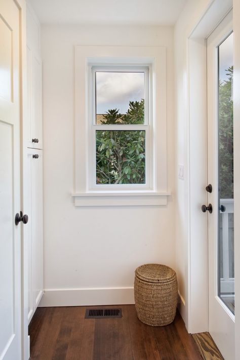 Window Trim Mid Century Modern, Modern Door Casing, Door Trim Ideas Interior, Windows Trim, Craftsman Interior Design, Craftsman Window Trim, Flat Window, Farmhouse Trim, Baseboard Styles