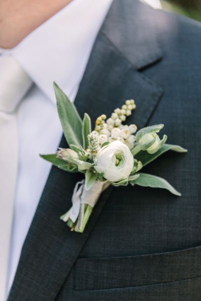 Ranunculus boutonniere: http://www.stylemepretty.com/california-weddings/sebastopol/2015/07/27/romantic-peach-white-spring-wedding/ | Photography: The Edges - http://theedgeswed.com/ Ranunculus Boutonniere, White Boutonniere, Groomsmen Boutonniere, Corsage And Boutonniere, Corsage Prom, Prom Flowers, Groom Boutonniere, Corsage Wedding, Boutonniere Wedding