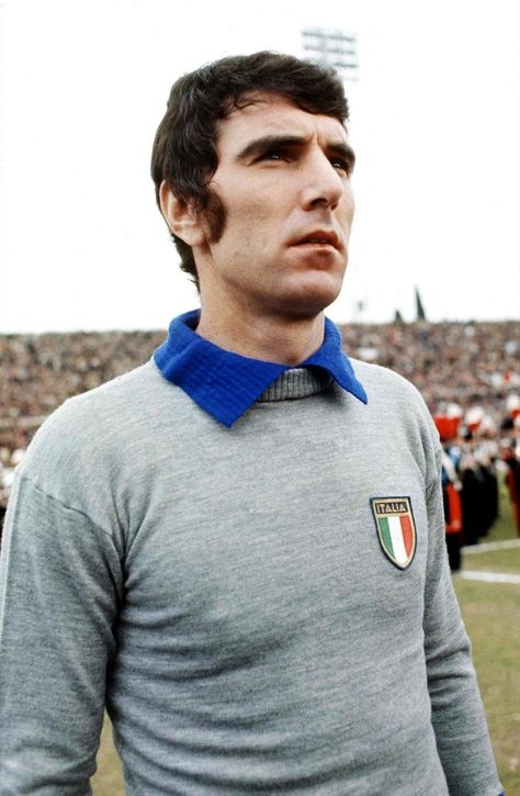 #DINO ZOFF#LEGEND#GLI OLD AZZURRI#BACK IN THE DIZZAY#JUVENTUS#ZOFF#AZZURRI#JUVE#ITALY Dino Zoff, Italy National Football Team, World Cup Teams, Football Icon, Association Football, Juventus Fc, International Football, National Football Teams, World Football