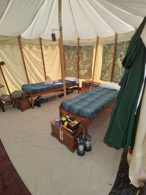 Larp Tent, Medieval Tent, Medieval Bedroom, Sca Camping, Massage Place, Medieval Furniture, Camping Set Up, Campaign Furniture, Canvas Tent