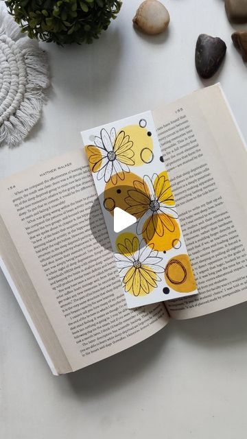 Diy Bookmarks Acrylic Paint, Bookmark Acrylic, Painting Cards, Bookmark Diy, Tutorial Painting, Diy Bookmark, Micron Pens, Diy Aesthetic, Boho Painting