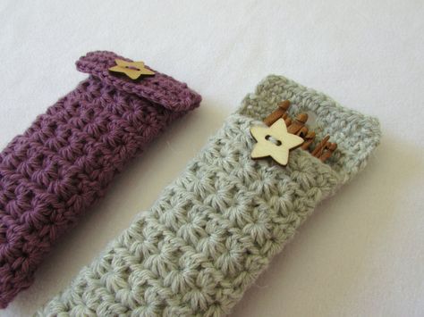 Diy Crochet Hook Case, Crochet A Star, Star Stitch Crochet, Bobble Stitch Tutorial, Diy Crochet Hook, Crochet Hook Roll, Crochet Phone Cover, Crochet Star Stitch, Crochet Hook Holder