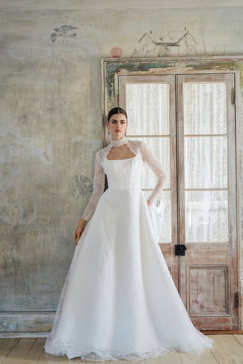 Brennan Anne Barge Blue Willow, Moorpark California, Wedding Trends 2024, 2024 Wedding Trends, Wedding Dress Blue, Colored Wedding Gowns, 2024 Bride, Wedding Dress Gown, Bridal Trends