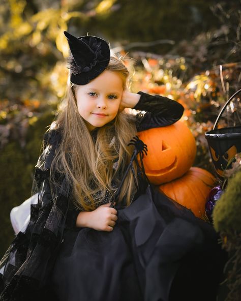 Alisa is ready for Halloween 🎃😍. Ph: @fotograf.yass Ready For Halloween, Halloween