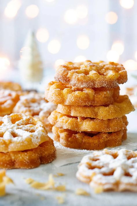 Buñuelos de Viento (Mexican Rosette Fritters) - Maricruz Avalos Kitchen Blog Scandinavian Waffles, Swedish Waffles Recipe, Scandinavian Sweets, Rosettes Cookie Recipe, Rosette Recipe, Bunuelos Recipe, Rosette Cookies, Mexican Hot Chocolate, Mexican Dessert