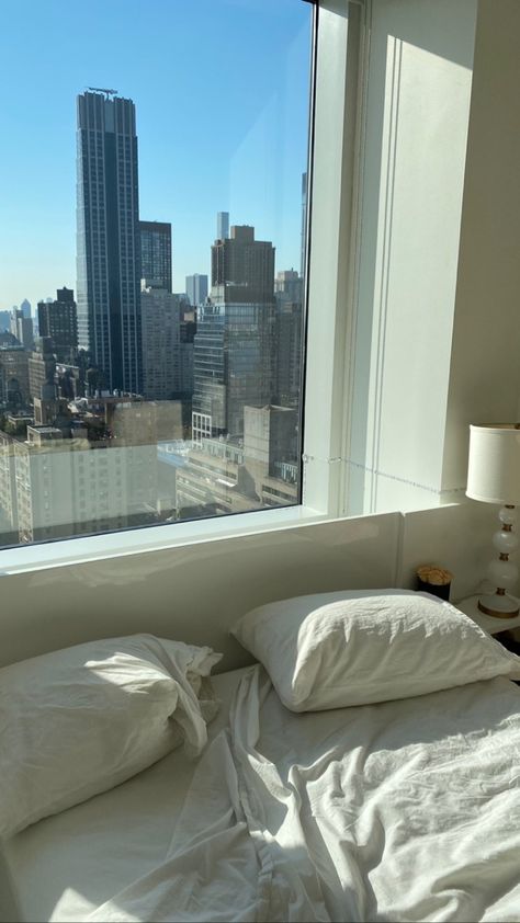 Apartment City View Aesthetic, City View Apartment Wallpaper, Bedroom View City, City View Room Aesthetic, New York Aesthetic Apartments Night, Ny Life, Apartment View, High Rise Apartments, Chill Room