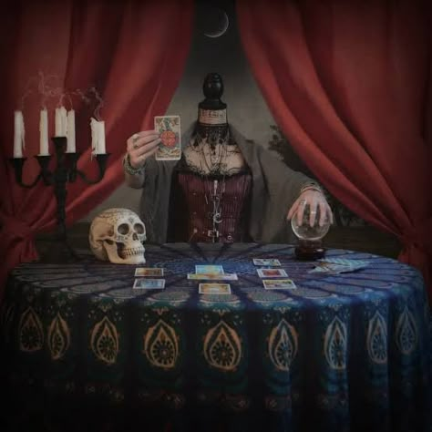 Caraval Aesthetic, Vintage Fortune Teller, Surreal Dream, Creepy Circus, The Fortune Teller, Creepy Carnival, Circus Aesthetic, Halloween Circus, Dark Circus