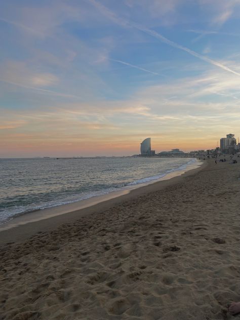 travel pic idea list destination barcelona spain beach sea sunset sky Barcelona Spain Beach, Barcelona Beach Aesthetic, Summer Aesthetic Sunset, Beach Summer Aesthetic, Spain Beach, Barcelona Beach, Spain Aesthetic, Sea Sunset, Aesthetic Sunset