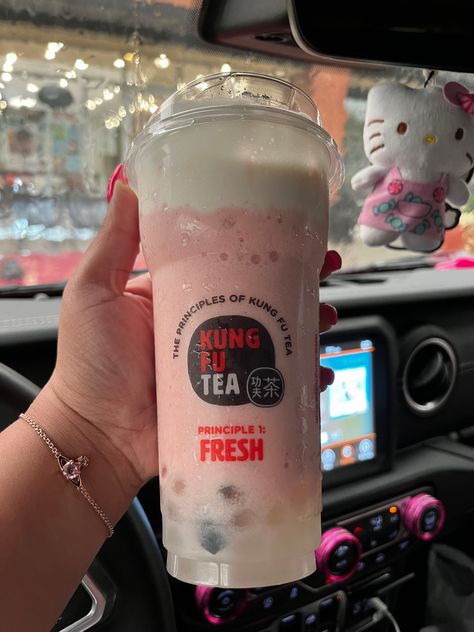 Strawberry Milk Boba from Kung Fu Tea Strawberry Milk Boba, Boba Flavors, Strawberry Boba, Bubble Tea Flavors, Princess Food, Tea Princess, Tea Flavors, Bubble Tea Boba, Bubble Milk Tea