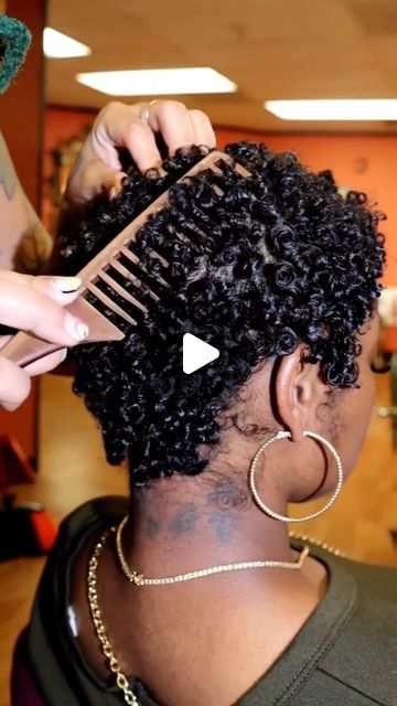 Big Chop Natural Hair, Coiling Natural Hair, Cabello Afro Natural, Short Natural Curly Hair, Tapered Natural Hair, Natural Hair Cuts, Natural Hair Stylists, Natural Hair Short Cuts, Short Hair Black