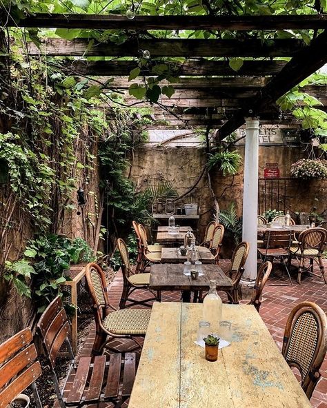 Secret Garden Dining: 10 Flora-Filled Outdoor Eateries In NYC Patio Restaurant, Small Restaurant, Restaurant Patio, Outdoor Bistro, Vibe Check, Garden Dining, Outdoor Restaurant, Garden Seating, Outdoor Deck