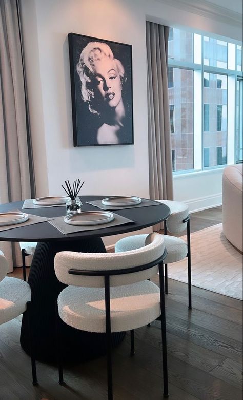 Grey Dining Chairs, Black Dining Table, Modern Dining Room Chairs, Apartment Decorating Living, First Apartment Decorating, Black Dining, Apartment Living Room Design, Dream Apartment Decor, Future Apartment Decor