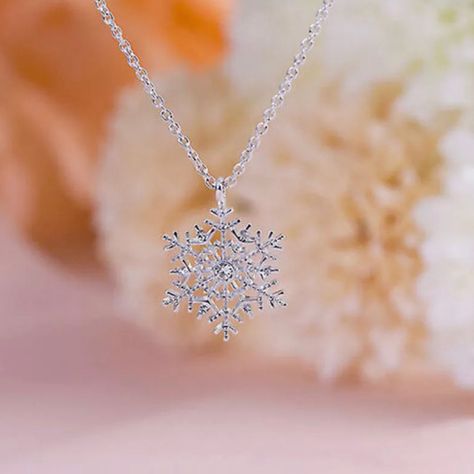 Brand New! Womens Necklaces Silver, قلادات متدلية, Snow Flower, Flower Chain, Female Jewelry, Snowflake Necklace, Snowflake Pendant, Pendants Necklaces, Necklace Pendants