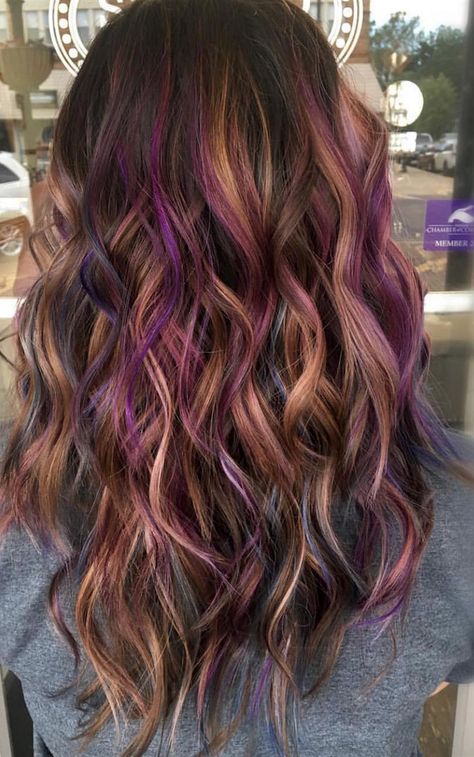 Peanut Butter And Jelly Hair Is The Ultimate Fall Trend You'll Need So Bad.   Who would have thought that our favorite and delicious childhood treat would become the inspiration of one of the most gorgeous color hair trends out there?  Violet, purple, and caramel tones balayage ideas for fall. Caramel Violet Highlights, Merlot Hair With Blonde Highlights, Peanut And Jelly Hair Color, Hair Color For Ends Of Hair, Bold Color Highlights Hair, Copper And Purple Hair Highlights, Brunette Hair With Pop Of Color, Summer Hair Color For Light Brown Hair, Peekaboo On Dark Hair