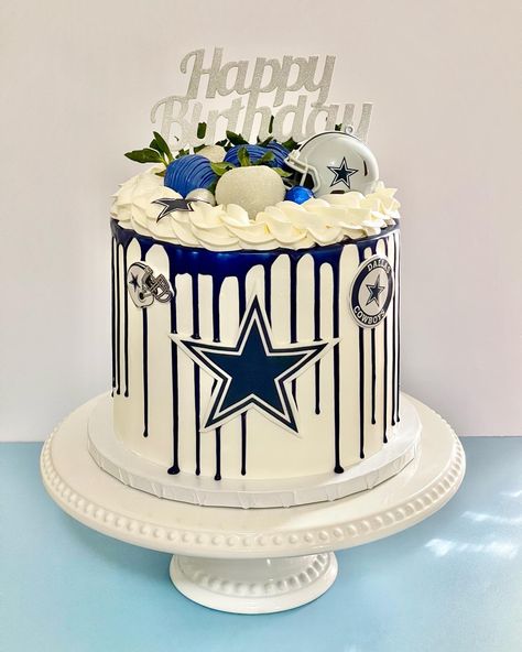 Small Dallas Cowboys Cake, Dallas Cowboys Grooms Cake, Dallas Cowboys 1st Birthday Party, Dallas Cowboy Party Ideas, Dallas Cowboy Birthday Party, Cowboys Cake Ideas, Cowboys Cake For Men, Dallas Cowboys Theme Party, Dallas Cowboys Party Decorations