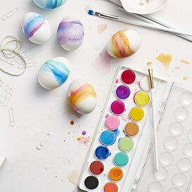 watercolor eggs Prek Easter, Easter Pastry, Watercolor Eggs, Shaving Cream Easter Eggs, Unique Easter Eggs, Creative Easter Eggs, Painted Eggs, Egg Dye, Easter Games