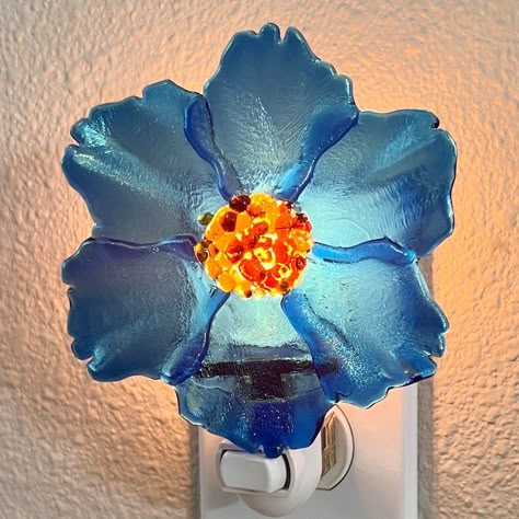 Elegant Illumination: Handcrafted Fused Glass Flower Night Light - Etsy Small Fused Glass Projects, Fused Glass Ideas For Beginners Projects, Fused Glass Lamp, Fused Glass Vase, Fused Glass Lampshades, Glass Fusion Flowers, Fused Glass Ideas For Beginners, Fused Glass Night Light Patterns, Fused Glass Ornaments Flower