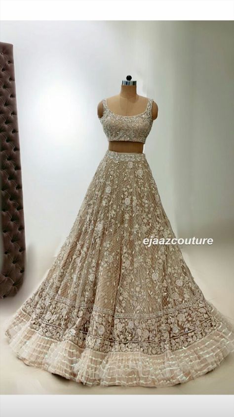 Latest Bridal Lehenga, Indian Outfits Lehenga, Wedding Lehenga Designs, Traditional Indian Dress, Salwar Kamiz, Indian Dresses Traditional, Traditional Indian Outfits, Indian Bridal Dress, Indian Gowns Dresses