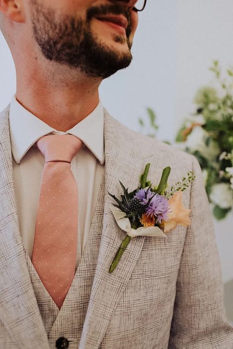 Summer wedding vibes for J & A's Swanton Morley House. Coral groom accessories, pink peony ceremony flowers and a gorgeous outdoor dance floor! Image by Manon Pauffin Photography. #summerweddingstyle #groomstyle #groomsinspiration #buttonholeflowers #groomfashion Pastel Wedding Groom, Coral Groomsmen Attire, Pink Coral Wedding, Purple Groomsmen, Linen Wedding Suit, Summer Wedding Style, Buttonhole Flowers, Caramel Glaze, Pinterest Wedding