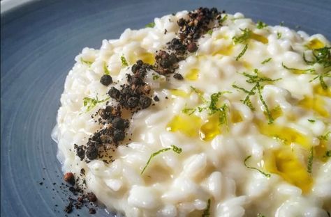 30 Ricette Di Risotti Sfiziosi  Saporiti - The Bella Vita Risotto Gourmet, Risotto Recipes, Pasta Fresca, Healthy Mom, Calamari, Natural Food, Healthy Lunch, Healthy Choices, Italian Recipes