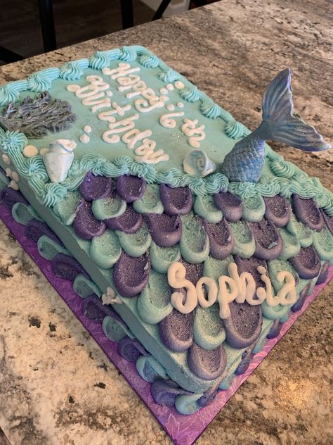 Diy Mermaid Sheet Cake, Mermaid Diy Cake, Rectangle Mermaid Cake, Mermaid Sheet Cake Ideas, Mermaid Sheet Cake, Mermaid Birthday Party Cake, Mermaid Sheets, Mermaid Pool Parties, Ocean Birthday Party