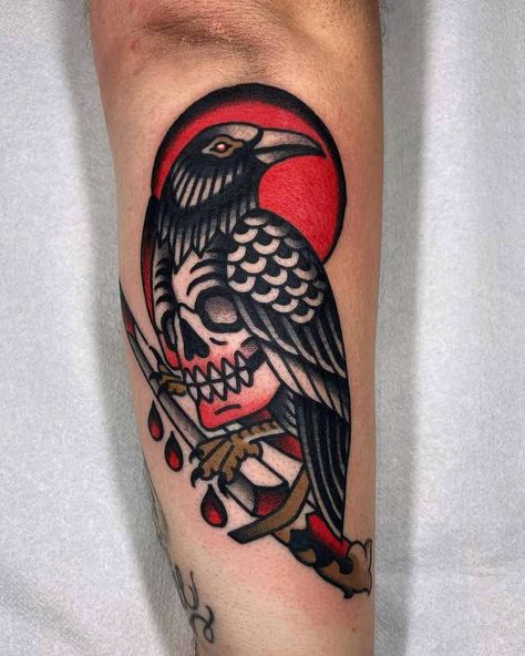 American Traditional Crow, Traditional Tattoo Crow, Crow Tattoo Ideas, Traditional Crow Tattoo, Traditional Vulture Tattoo, Traditional Swallow Tattoo, Traditional Tattoo Man, Bird Tattoos Arm, Crow Tattoo Design