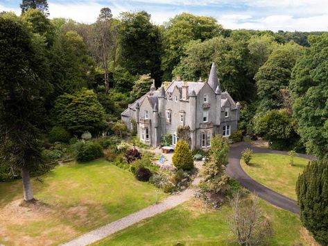 19 incredible Scottish castles and estates for sale, from £130,000 to £9.5 million Scottish Castles For Sale, Castle Style Homes, Isle Of Bute, European Palace, Scottish House, Castle Estate, Small Castles, Castle Mansion, Castles In Scotland