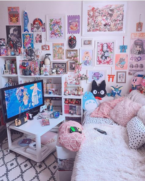 Otaku Living Room, Mini Room Ideas, Otaku Bedroom, Anime Room Ideas, Bedroom Kawaii, Anime Bedroom Ideas, Geek Room, Room Decor Cute, Otaku Room