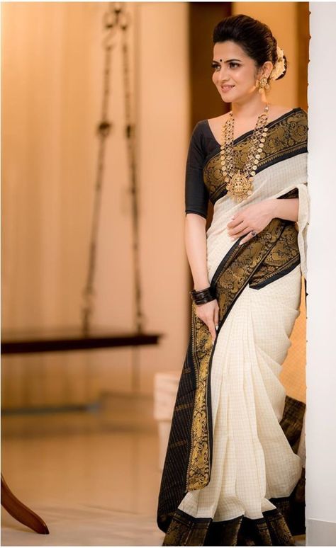 Black And White Saree, Bridal Sarees South Indian, Sabyasachi Lehenga, Cotton Saree Designs, Indian Saree Blouses Designs, Silk Saree Blouse Designs, Indian Fashion Saree, Saree Designs Party Wear, Red Lehenga