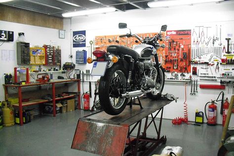 Motorcycle Man Cave Ideas, Motorbike Workshop, Motorcycle Workshop, Workshop Plans, Sci Fi City, Motorcycle Shop, Motorcycle Garage, Motorcycle Men, Front Entry Doors