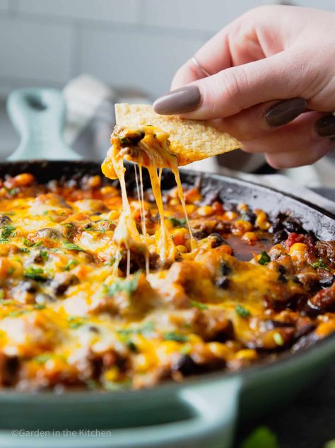 Kimchi Appetizer, Beef Taco Dip, Ground Beef Taco Dip, Southwest Chicken Chili, Hot Taco Dip, Chili Cheese Nachos, Homemade Mexican Rice, Black Bean Dip Recipe, Warm Appetizers