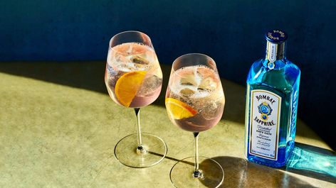 Bombay Spritz Vodka Mule, Bombay Sapphire Gin, Spritz Recipe, Spritz Cocktail, Premium Gin, Gin Recipes, Bombay Sapphire, Gin Drinks, Best Cocktail Recipes