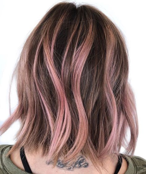 Subtle Pink Streaks for Brown Hair Brown And Pink Hair, Pink Hair Streaks, Pink Hair Highlights, Dark Pink Hair, Bright Pink Hair, Pink Hair Color Ideas, Underlights Hair, Pink Hair Color, Pink Ombre Hair