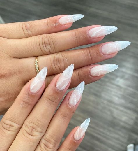 Pretty White Nails, Marble Nail Design, Jade Marble, Marble Acrylic Nails, White Almond Nails, Classy Nail Art Ideas, Jade Nails, Milky Nails, Marble Nail