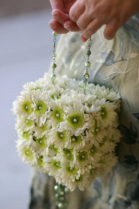 flower girl purse Bouquet Champetre, Flower Handbag, Flower Purses, Floral Handbags, Floral Purse, Floral Bags, Flower Bag, Deco Floral, Arte Floral