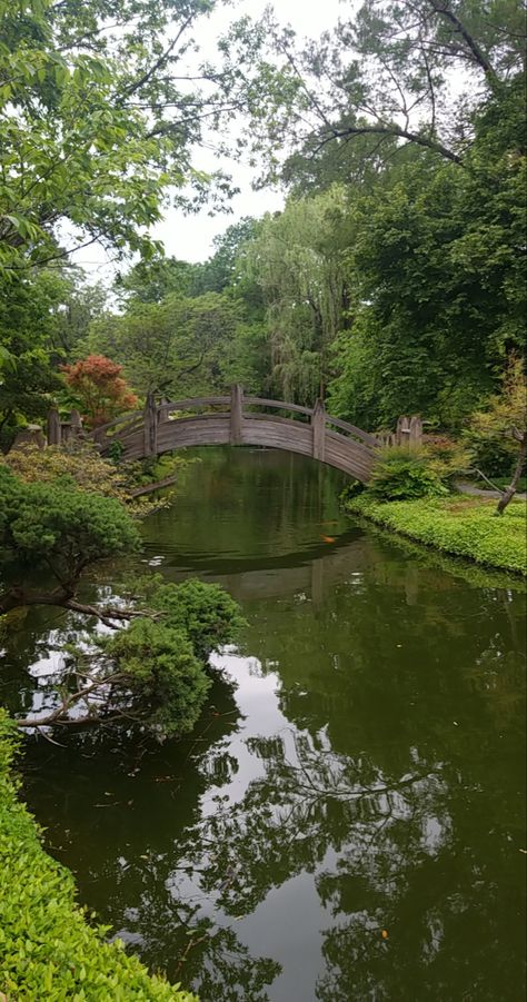 House By Water Aesthetic, Rivercore Aesthetic, River Bridge Aesthetic, Bloxburg River, Cottagecore Pool, Katrina Aesthetic, Lawn Aesthetic, Cottagecore River, Cottagecore Landscape