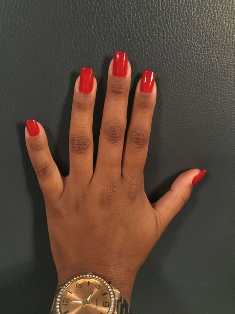 Top Fall Nail Colors for Brown Skin 18 Ideas: A Comprehensive Guide - women-club.online Red Nails Square Short, Red Nails Dark Skin, Red Nails On Dark Skin, Red Nails Black Women, Nails On Dark Skin Hands, Nail Colors For Brown Skin, Colors For Brown Skin, Nails For Dark Skin, Biab Nail