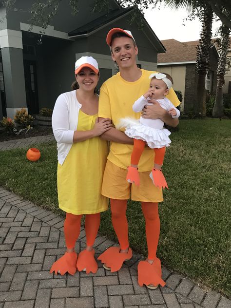 Duck Duck Goose Halloween Costume, Duck Duck Goose Family Costume, Family Duck Halloween Costumes, Family Duck Costume, Silly Goose Costume, Diy Mallard Duck Costume, Toddler Duck Costume Diy, Duck Duck Goose Costume, Rubber Ducky Costume