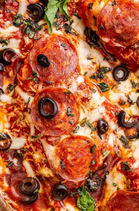 Baked Pizza Chicken - Recipe Runner Recipe Runner, Pepperoni Chicken, Ricotta Pizza, Baked Pizza, Pizza Chicken, Supreme Pizza, Bacon Stuffed Mushrooms, Olive Recipes, One Pan Dinner