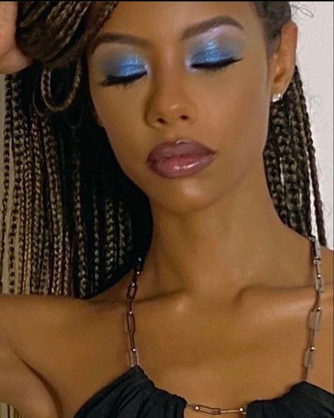 Blue Eyeshadow For Brown Eyes, Disco Makeup, Makeup 2024, Blue Eyeshadow Looks, Gold Makeup Looks, Brown Skin Makeup, Swag Makeup, Cool Makeup Looks, Makeup Rooms