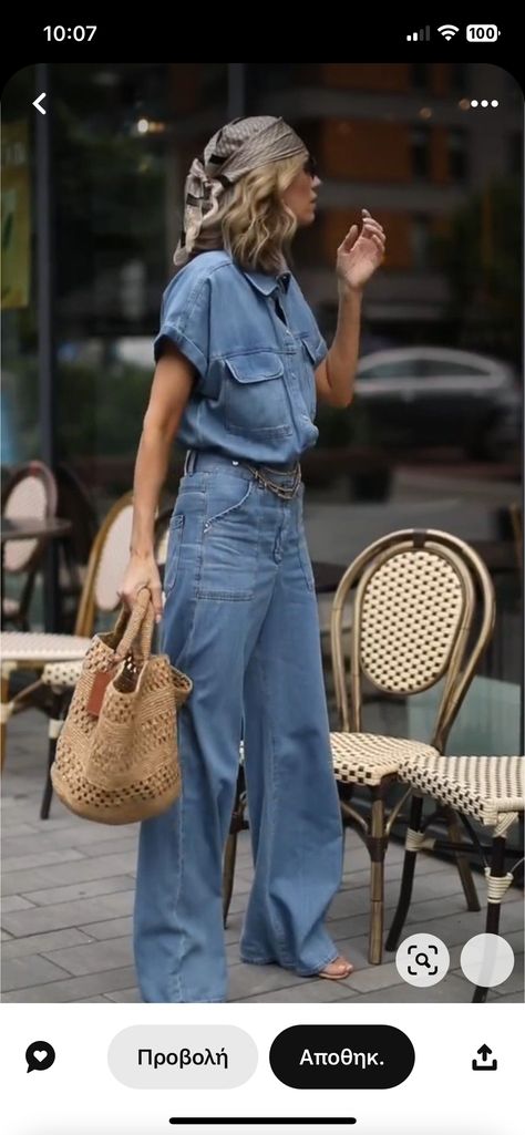 Blue Capri Pants Outfit, Jean Capri Outfits, Capri Outfits, Pants Outfit, Capri Pants, Capri, Pants, Blue, Clothes