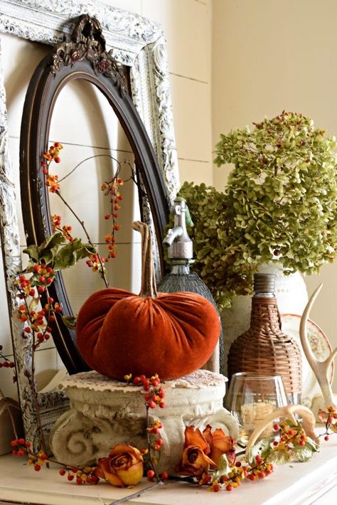 British Autumn, Harvest Food, Vintage Fall Decor, Vignette Styling, Yellow Brick Home, Fall Cottage, Fall Vignettes, Fall Decor Inspiration, Autumn Display