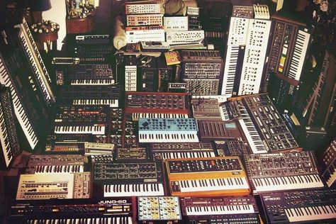 'So where shall we put the sofa?' 'Errrr....' #moog #roland #synths #vintagesynth Vintage Synthesizers, Modular Synthesizers, Vintage Synth, Music Recording Studio, Production Music, Analog Synth, Ultimate Garage, Recording Studio Design, Recording Studio Home